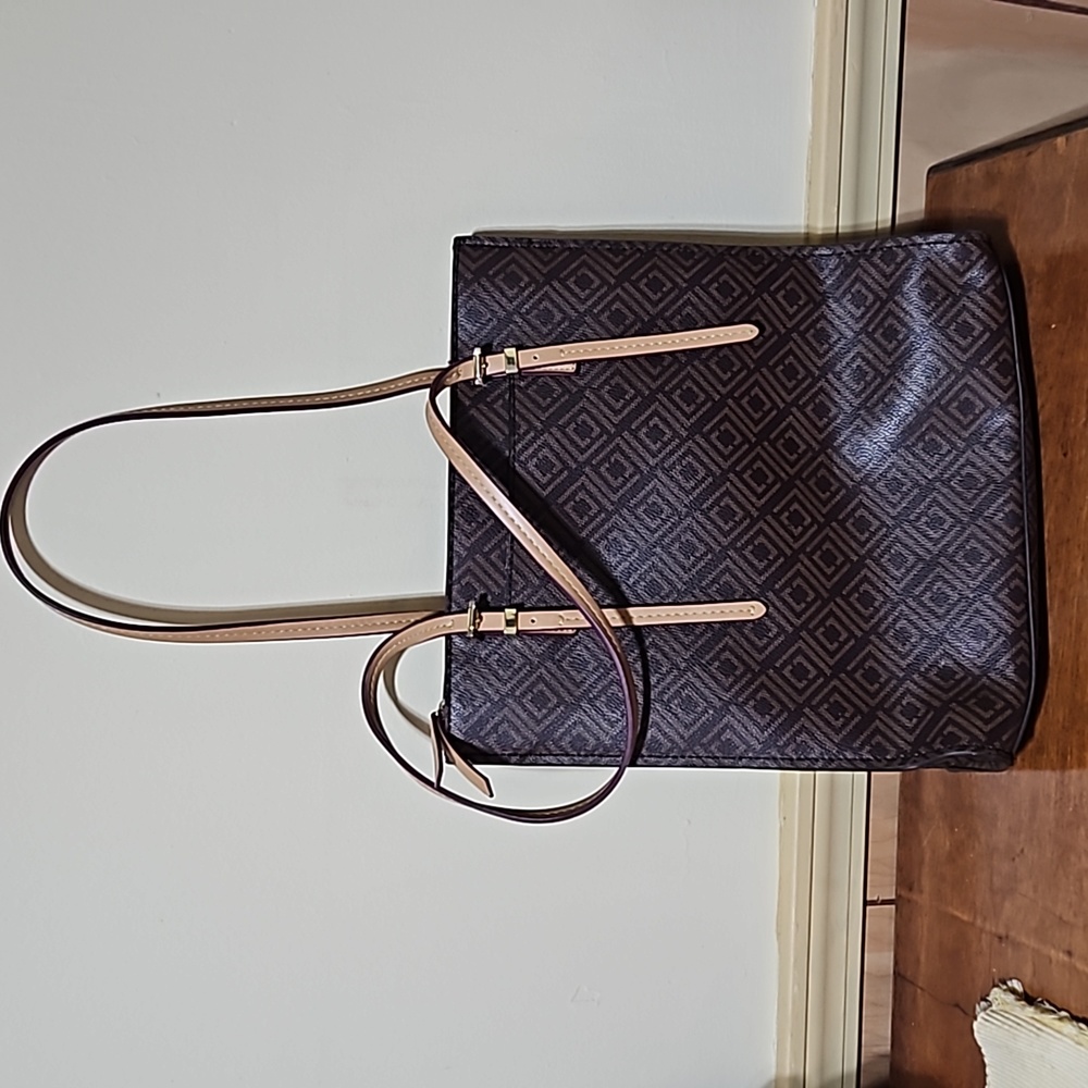 Purse - Picture 2 of 3